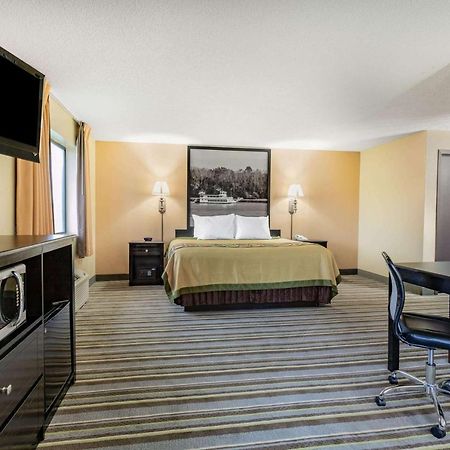 ซูเปอร์ 8 บาย วินด์แฮม ไอโอวาฟอลล์ Hotel Iowa Falls ภายนอก รูปภาพ