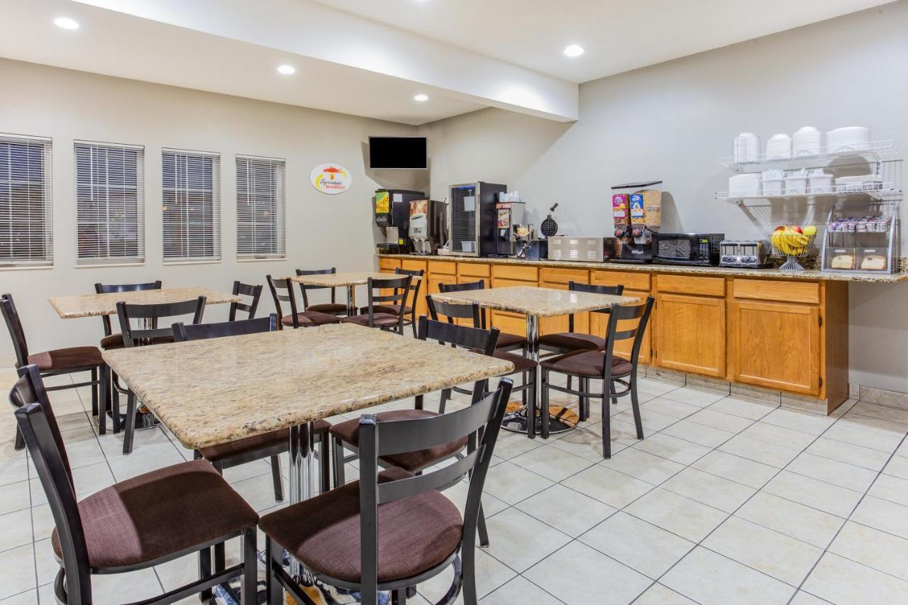 ซูเปอร์ 8 บาย วินด์แฮม ไอโอวาฟอลล์ Hotel Iowa Falls ภายนอก รูปภาพ