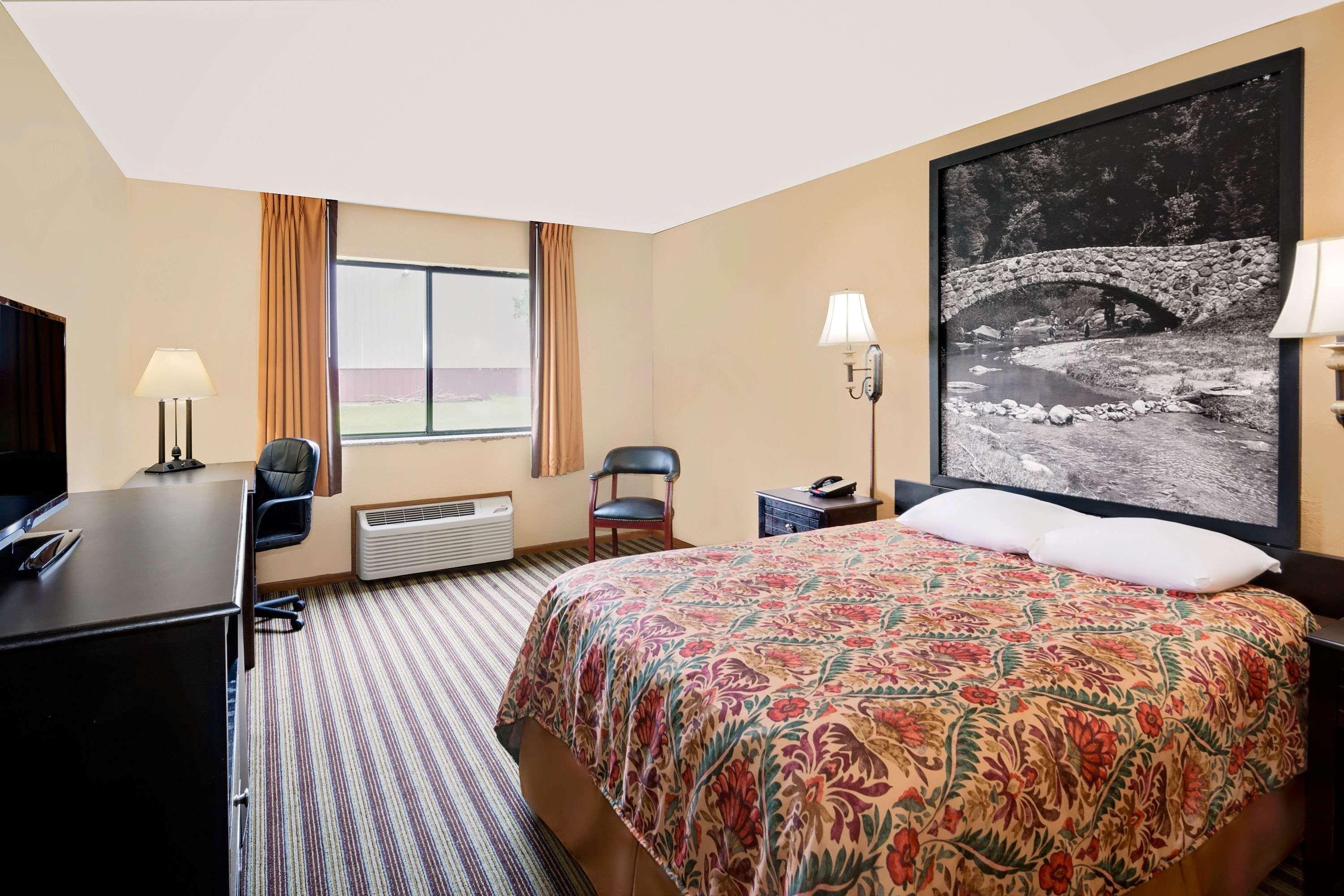 ซูเปอร์ 8 บาย วินด์แฮม ไอโอวาฟอลล์ Hotel Iowa Falls ภายนอก รูปภาพ