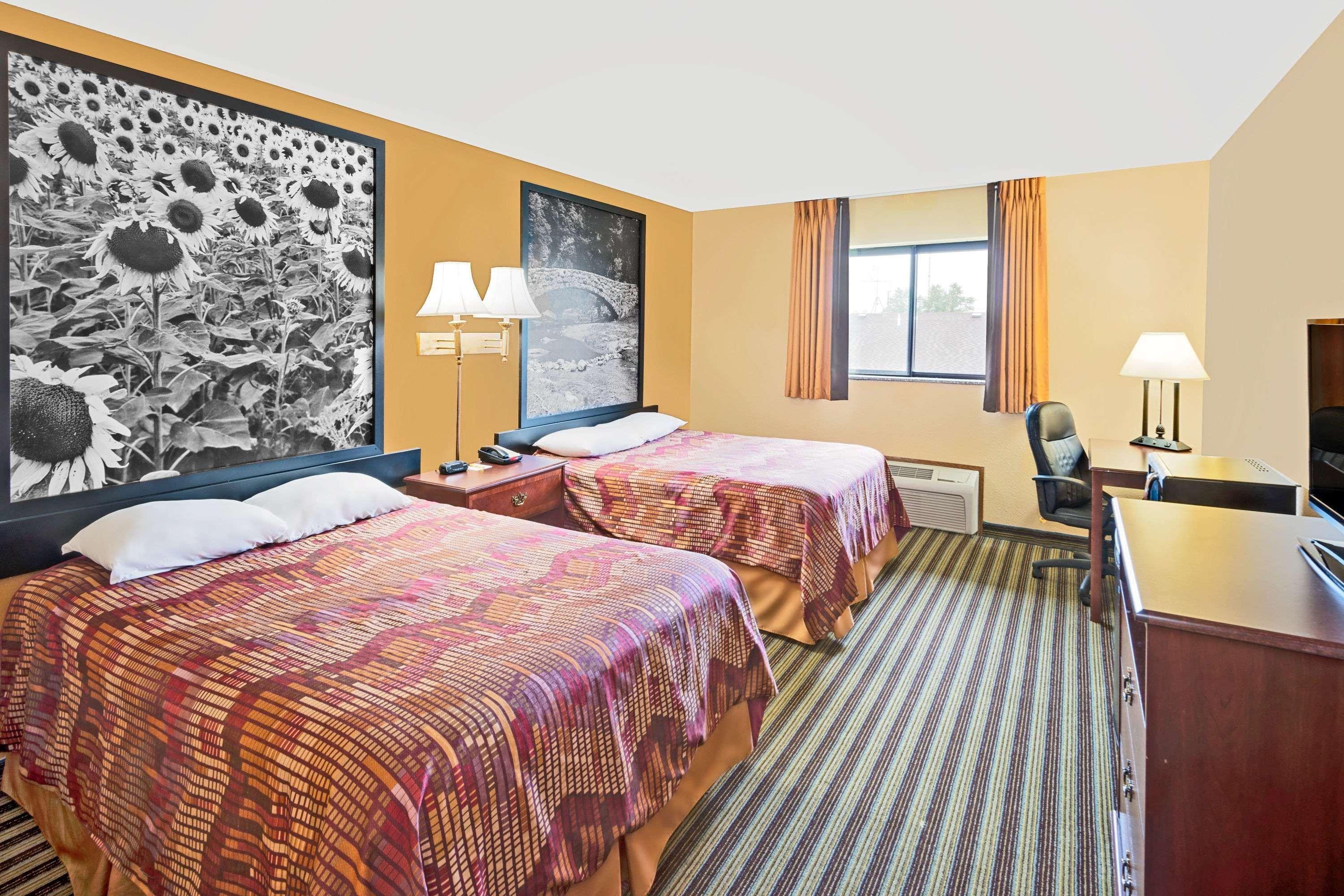 ซูเปอร์ 8 บาย วินด์แฮม ไอโอวาฟอลล์ Hotel Iowa Falls ภายนอก รูปภาพ