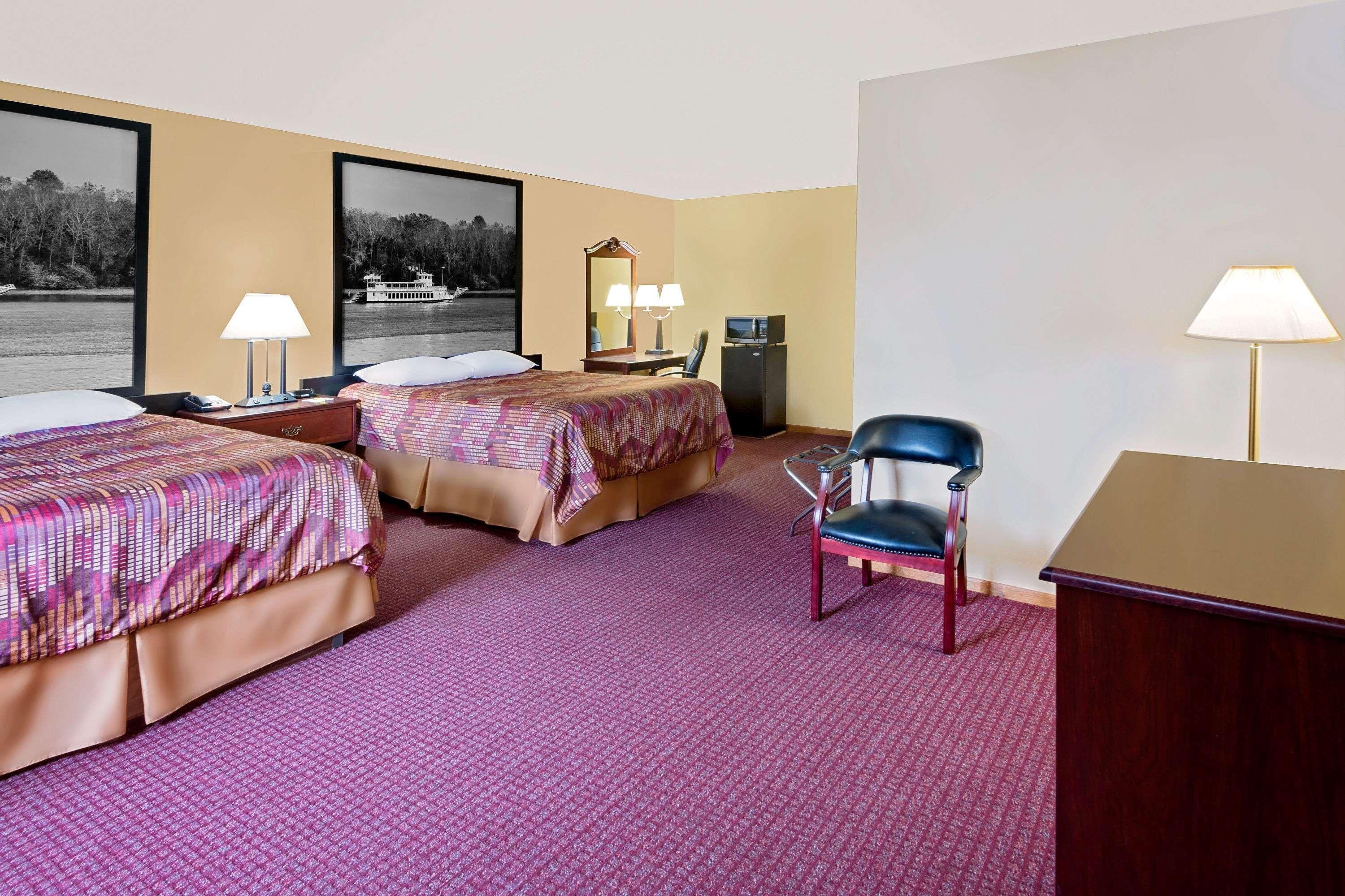 ซูเปอร์ 8 บาย วินด์แฮม ไอโอวาฟอลล์ Hotel Iowa Falls ภายนอก รูปภาพ