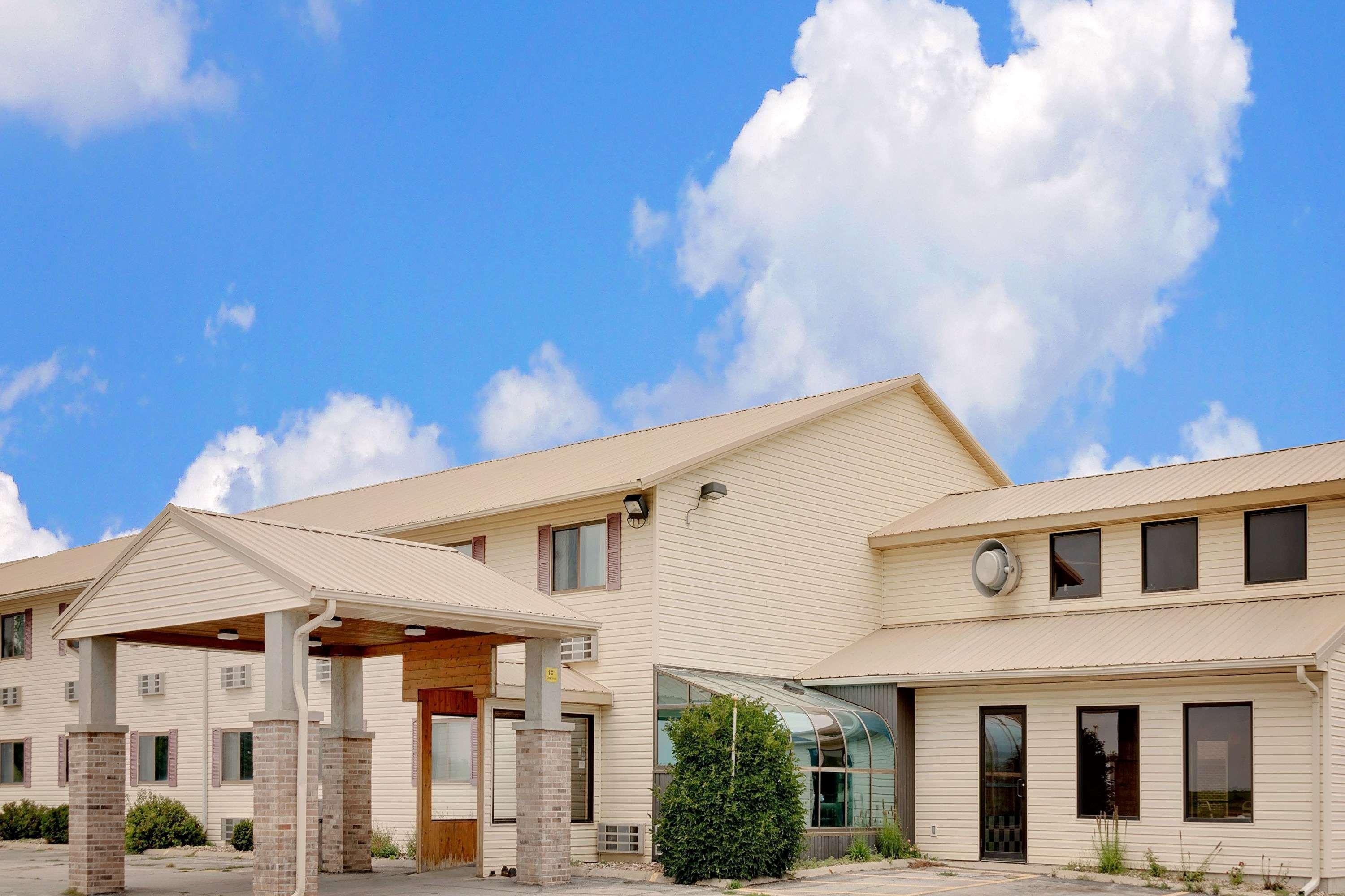 ซูเปอร์ 8 บาย วินด์แฮม ไอโอวาฟอลล์ Hotel Iowa Falls ภายนอก รูปภาพ