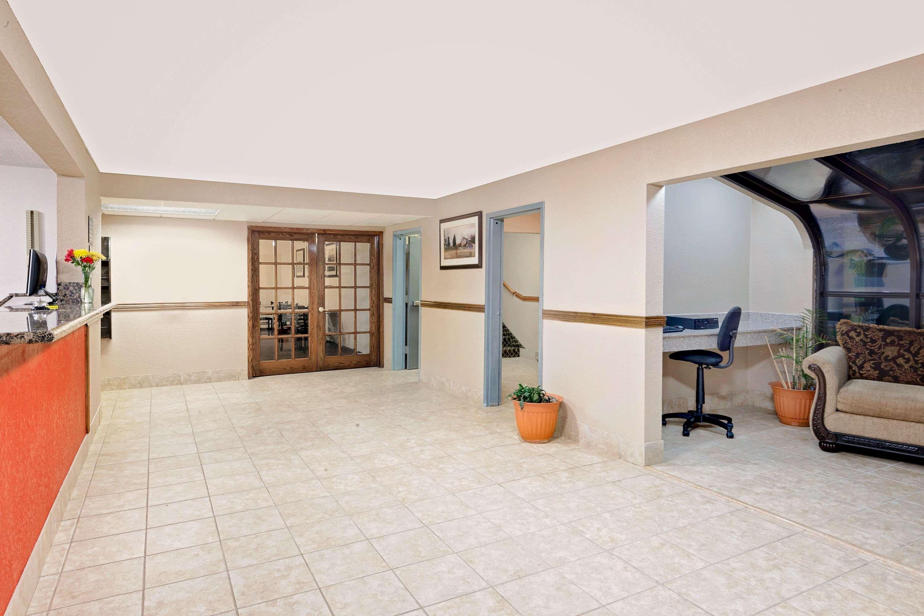 ซูเปอร์ 8 บาย วินด์แฮม ไอโอวาฟอลล์ Hotel Iowa Falls ภายนอก รูปภาพ