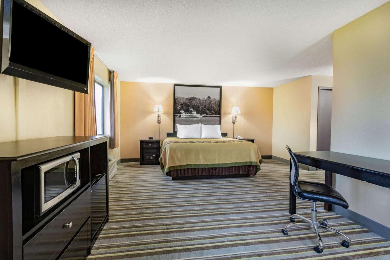 ซูเปอร์ 8 บาย วินด์แฮม ไอโอวาฟอลล์ Hotel Iowa Falls ภายนอก รูปภาพ